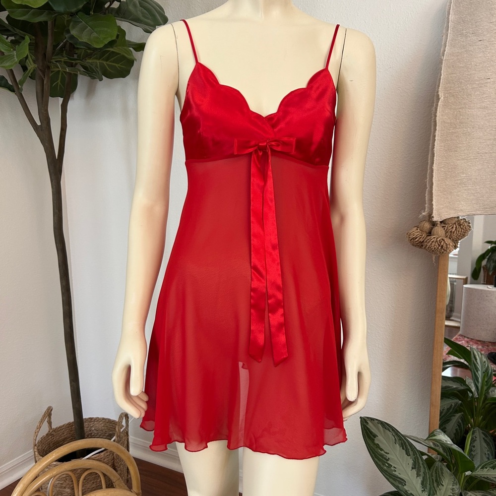 Y2K Victoria’s Secret Red Satin Bow w Scalloped Neckline & Chiffon Skirt ❤️ M